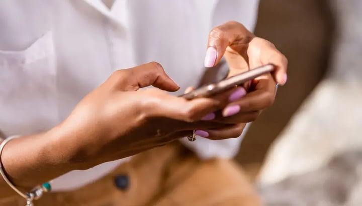 8 Benefits of Integrating AI into Content Creation in the Retail Industry