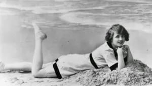 Vintage-Swimwear-1920s-6-300x169