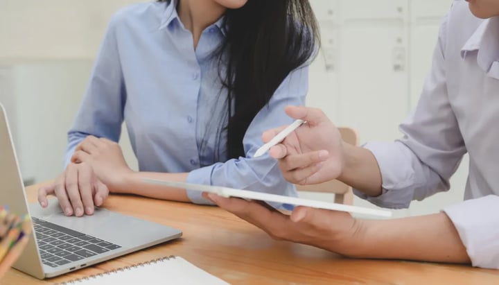 Why Insurance Company Employees Ignore Internal Communications