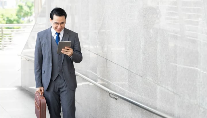 Why Insurance Companies Need a Robust Internal Communications Platform