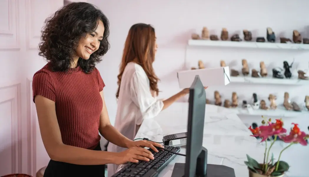New Communication In Store How Smart Retailers Are Fixing Their Communication Gaps?