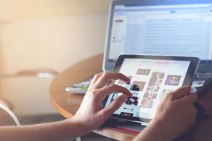 Can we kill the Digital Workplace Hub already?