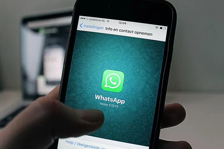 WhatsApp vs. Sparrow Workplace Messaging