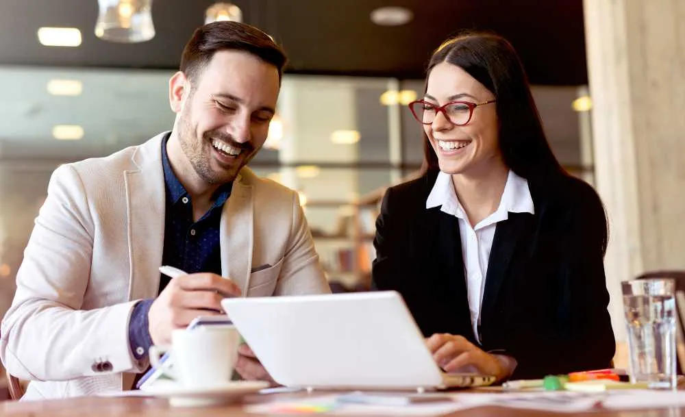 Top 7 Benefits Of The Sparrow Connected Internal Comms Platform
